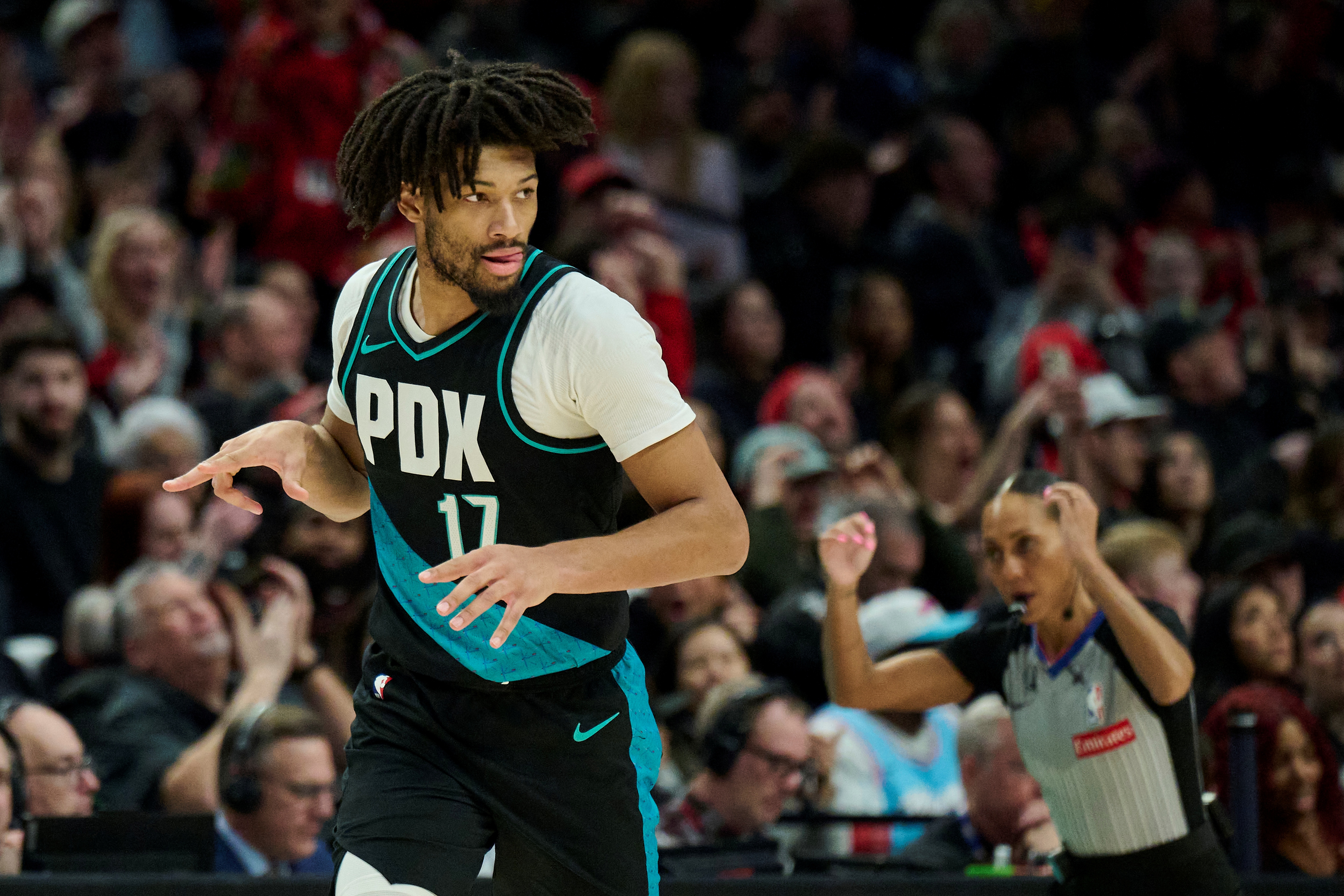 世界杯直播平台-前5投全丢好在调整快！夏普半场13中6拿下13分3板1助1断